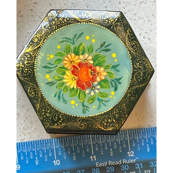 Signed Hand Painted Russian Palekh Brooch & Hexagonal Lacquer Box Gift Floral - Picture 2 of 8